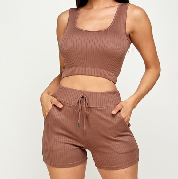 Short set - Picture 2 of 2